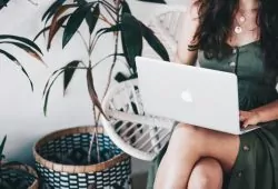 woman-working-laptop